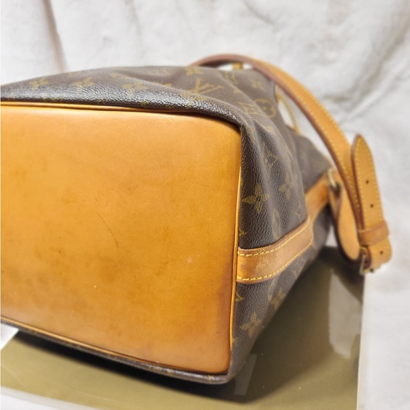 Authentic Louis Vuitton Petit Noe bucket shoulder bag - Picture 10 of 16